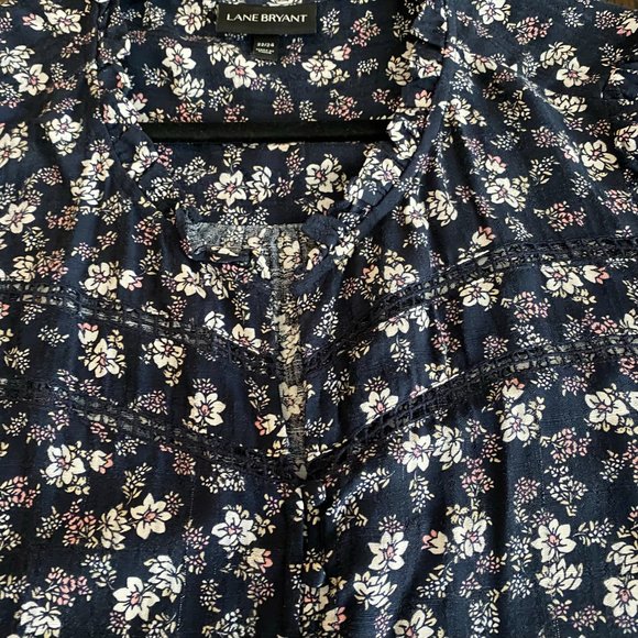 Lane Bryant, Floral Oversized Long Sleeve 1/2 Button Down, Size 22/24 - Picture 2 of 7